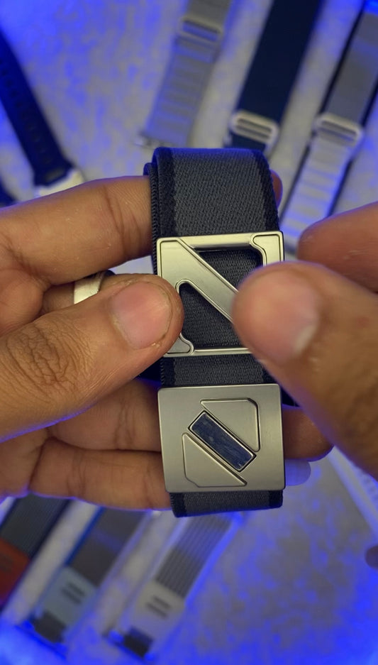 ساعه بشكل مميز جدا واوستيك قماش مختلف وجراب