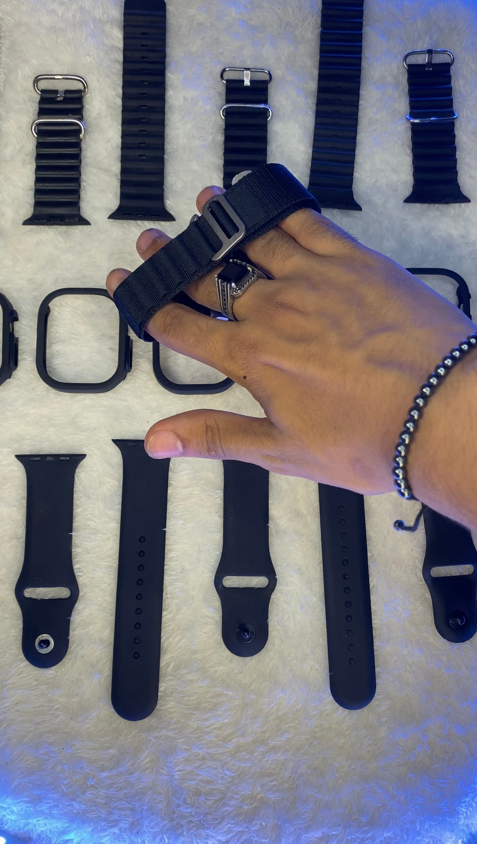 ساعه الترا +  اوستيك قماش + جراب ساعه