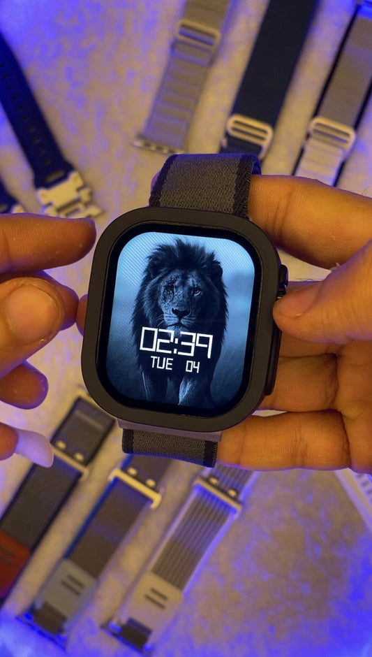 ساعه بشكل مميز جدا واوستيك قماش مختلف وجراب