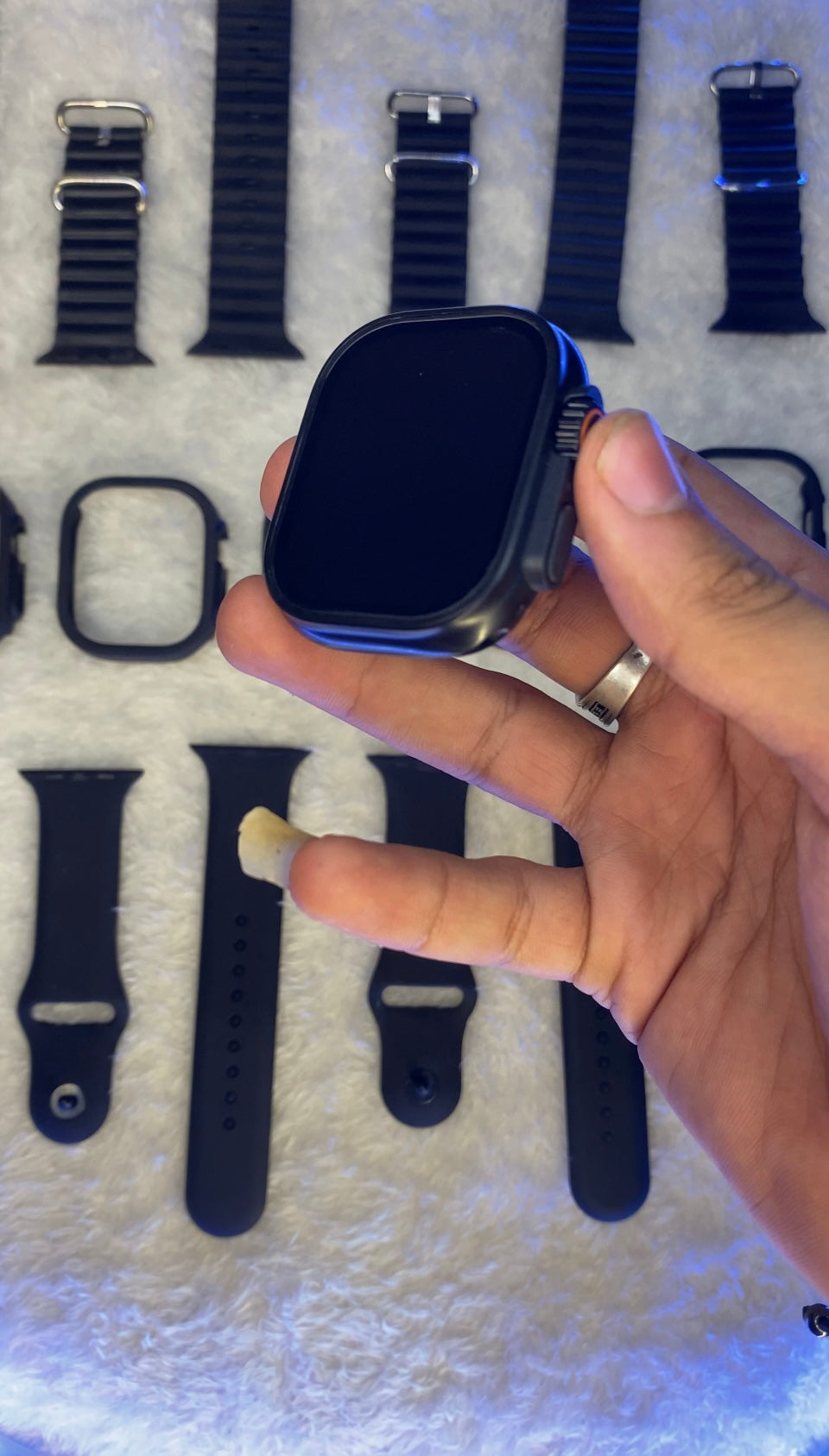 ساعه الترا +  اوستيك قماش + جراب ساعه